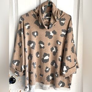 Sz Large cowl neck animal print